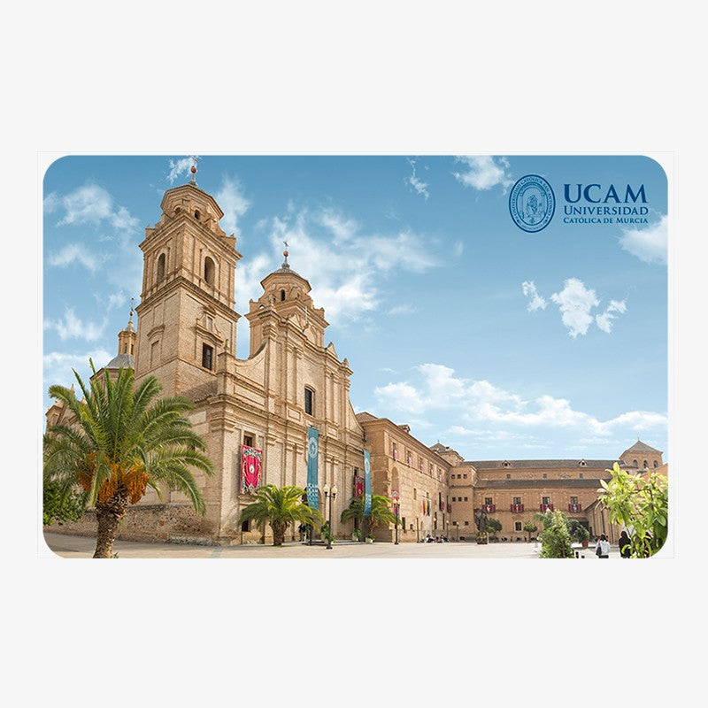 Iman Monasterio Delante Universidad