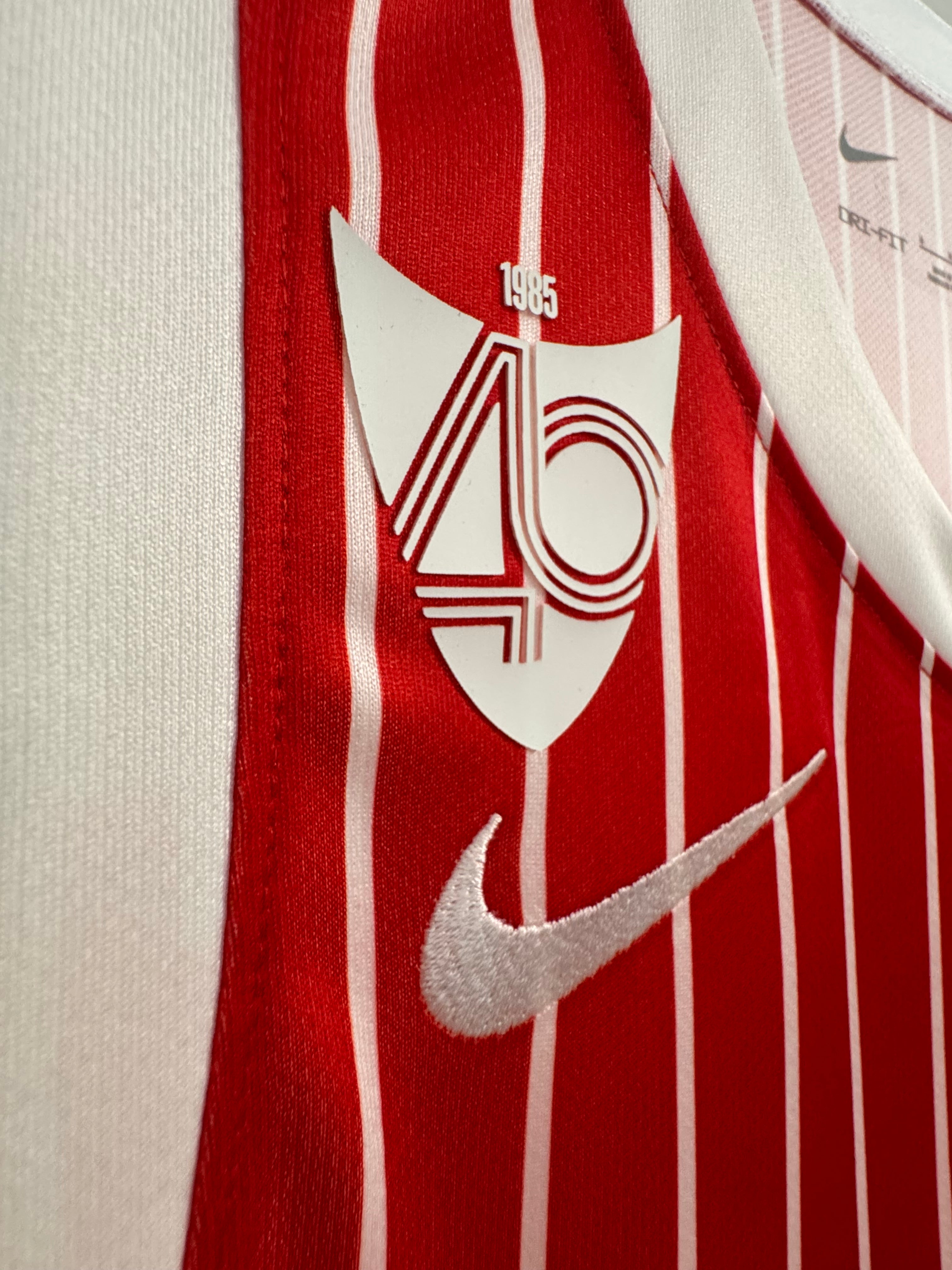 CAMISETA CONMEMORATIVA 40 ANIVERSARIO UCAM CB – EDICIÓN LIMITADA
