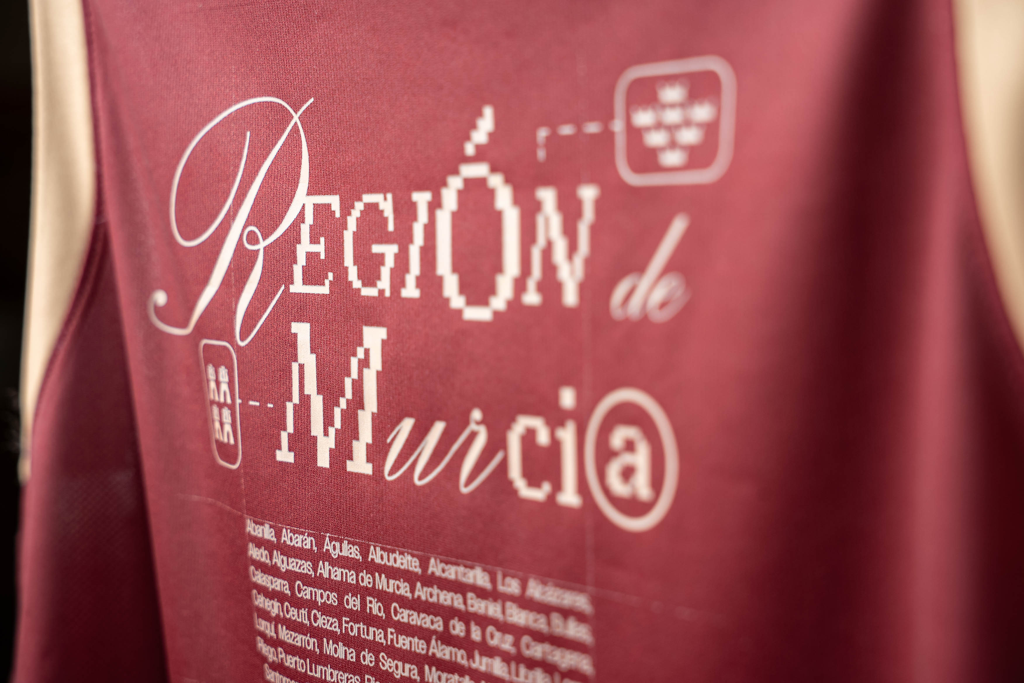 CAMISETA JUEGO 45 ESTRELLAS UCAM CB 26-27