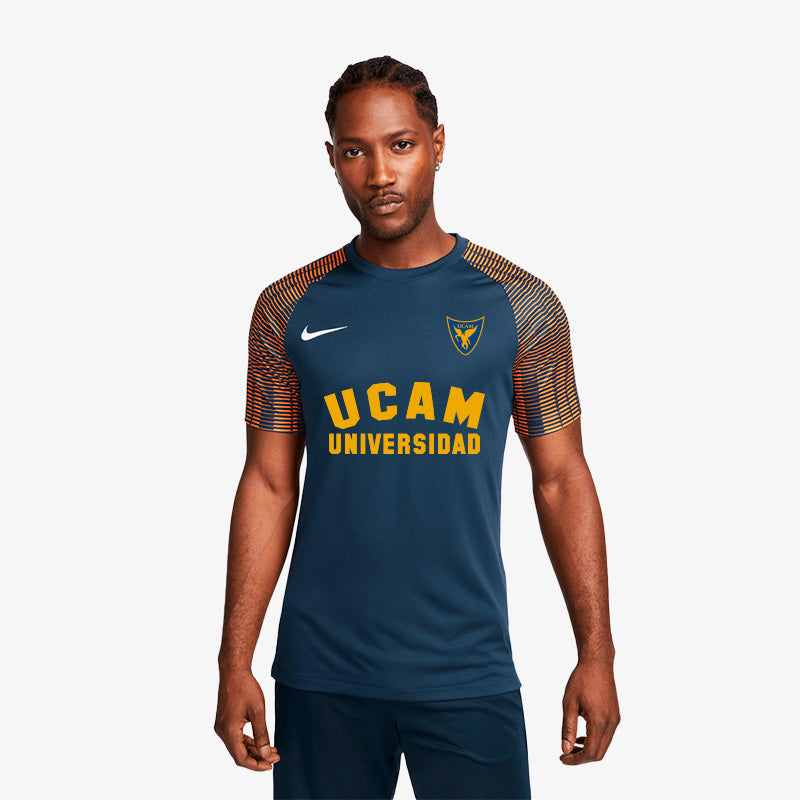 camiseta-juego-marino-modelo-delante.jpg